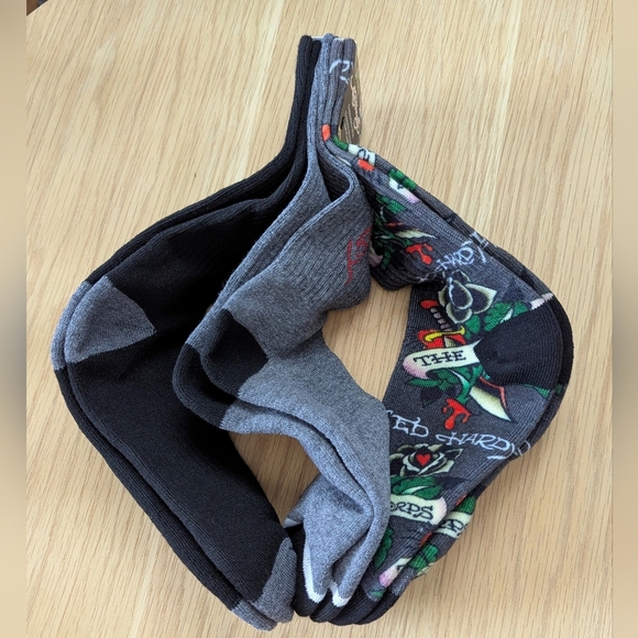 NWT Ed Hardy Cushioned Crew Socks - 3 Pair/Pack - Heart/Corps/Black & Grey - Picture 6 of 6